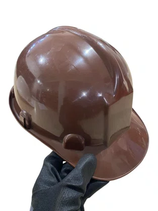 Capacete Segurança com Aba Frontal Marrom NOVEL CA 8562