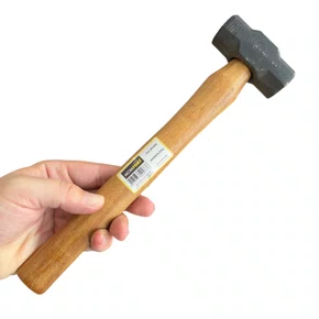 Marreta Oitavada com Cabo 0,5kg MOMFORT